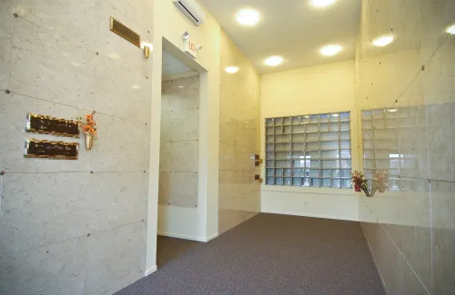 Mausoleum vs. Crypt vs. Tomb