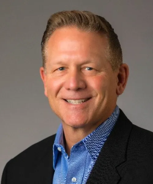 Headshot for Dean Niewolny