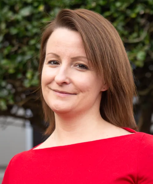 Christi Behselich headshot