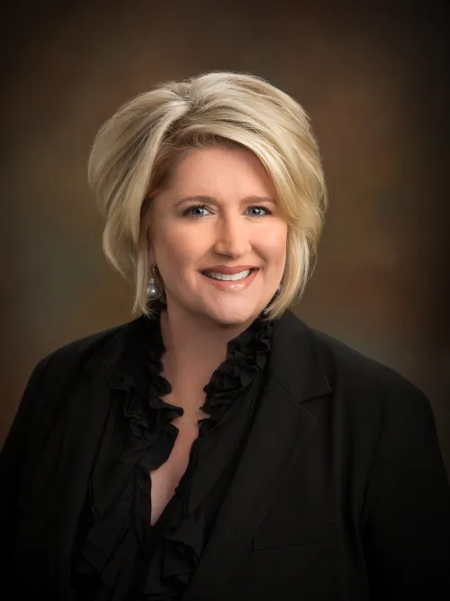 Elizabeth Maxwell headshot