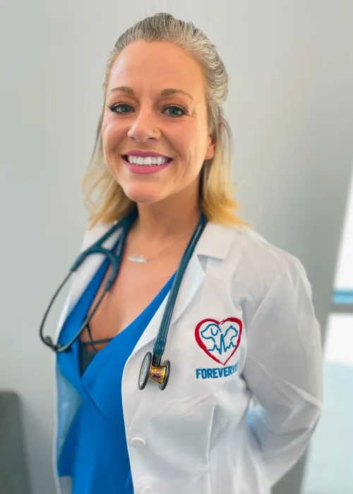 Dr. Shannon Quinn Meet Our Team Forever Vets