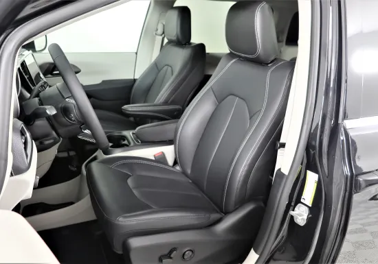 2023 Chrysler Voyager PR522420