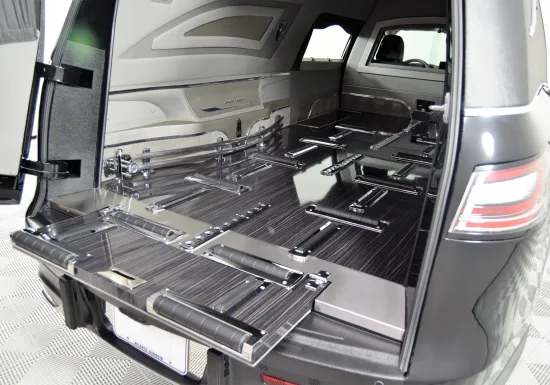 2023 LINCOLN NAUTILUS GRAND LEGACY HEARSE PBL01850