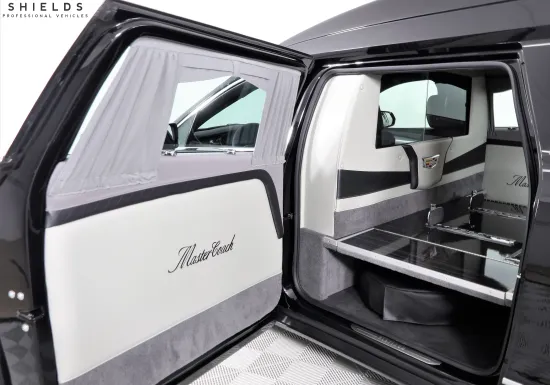 2023 PLATINUM MASTER COACH CADILLAC XT5 HEARSE PZ159394
