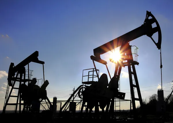 machinery working in the gas and oil industry
