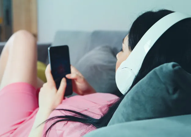 Internet safety for teens: 5 useful tips to follow