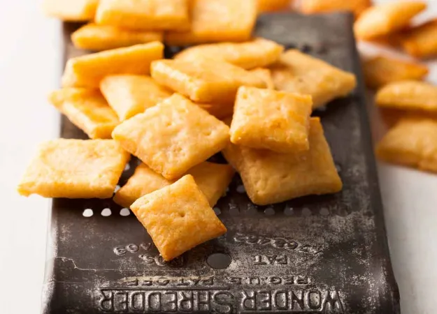 Recipe: Homemade Cheese Crackers