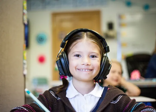 Symptoms of hearing loss in children and teens