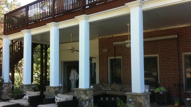 a brick building with pillars