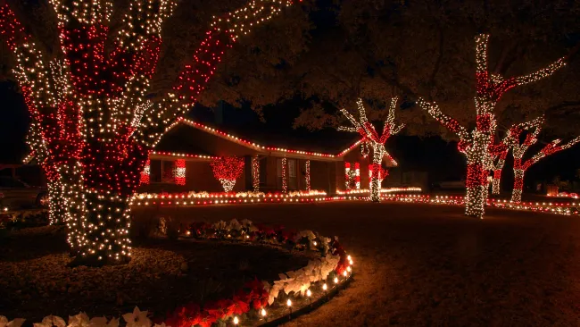 a house with christmas lights