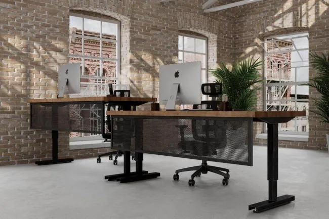 The Benefits of Using a Height Adjustable Desk