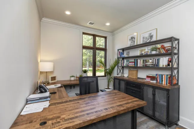 Minimalist Office Furniture to Maximize Space