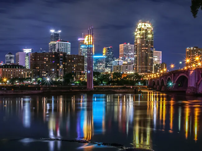 a city skyline at night