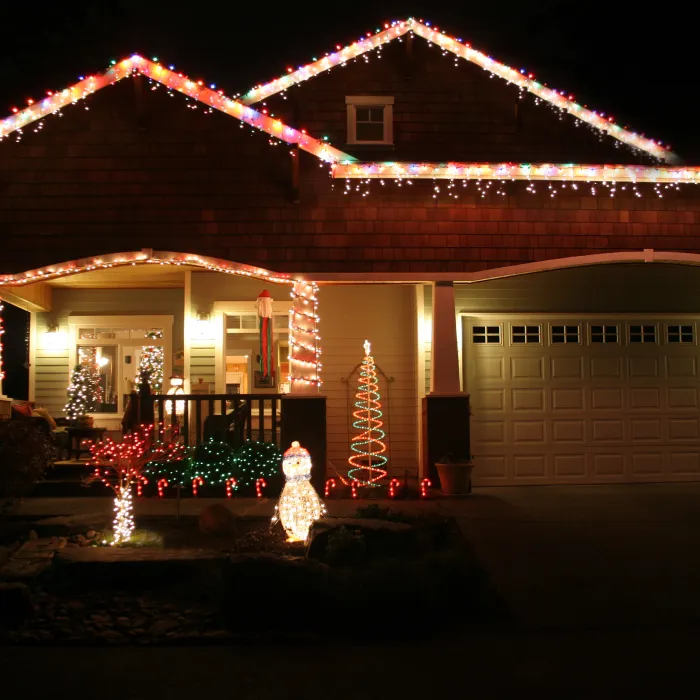 a house with christmas lights