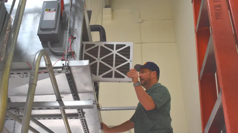 Estes Services Commercial Manager diagnostic a repair