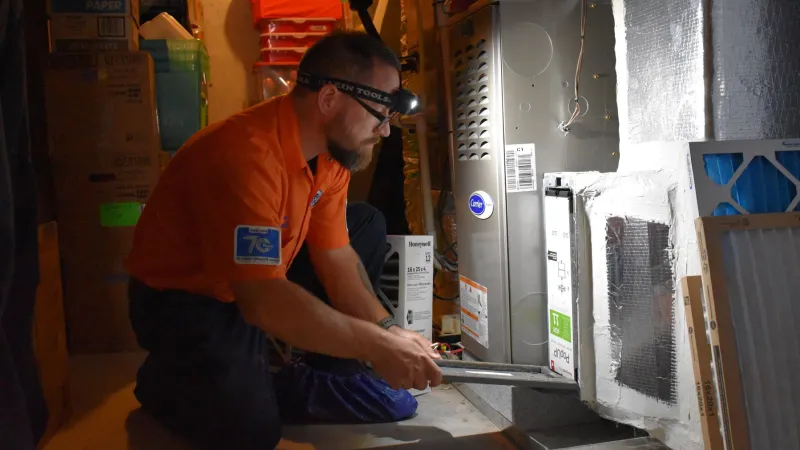 Estes Tech performing air conditioner repair Lawrenceville GA