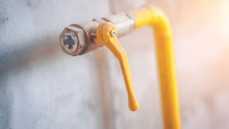 a yellow gas line