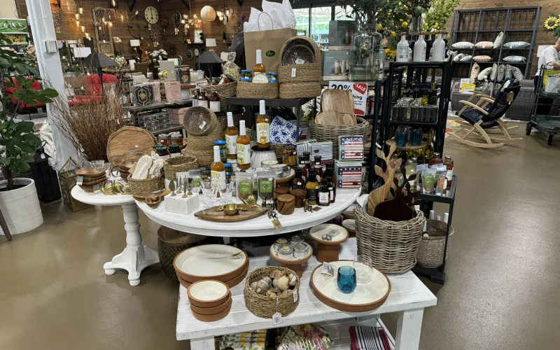 a large room with many baskets and baskets on the table