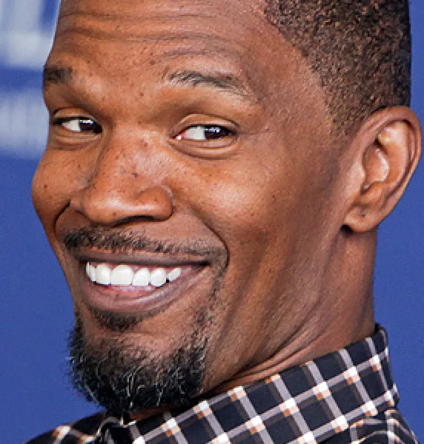 Jamie Foxx Chips a Tooth - This Time by Accident!