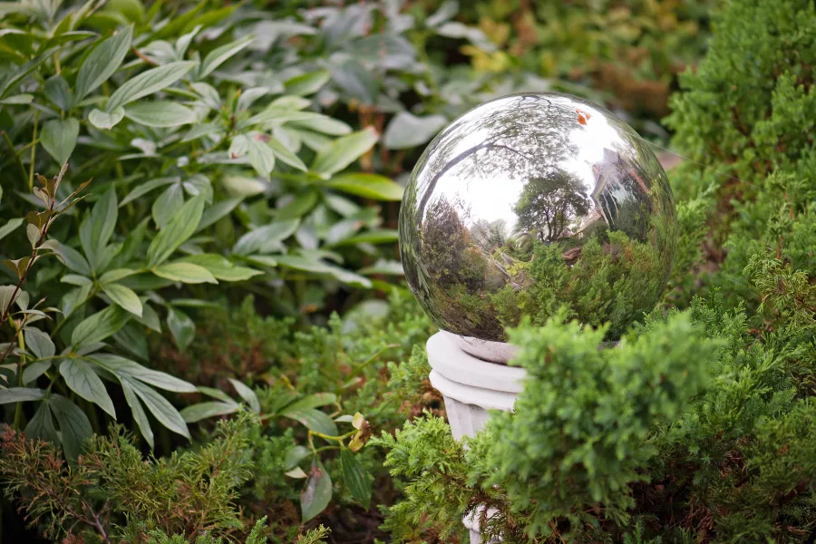 Garden Gazing Globe Decor
