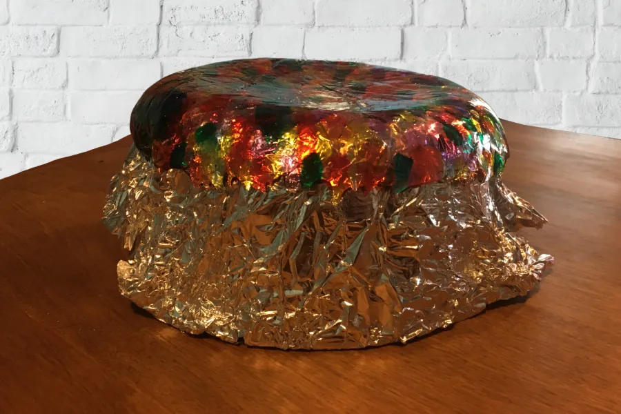 Pie tin, aluminum foil, Beads