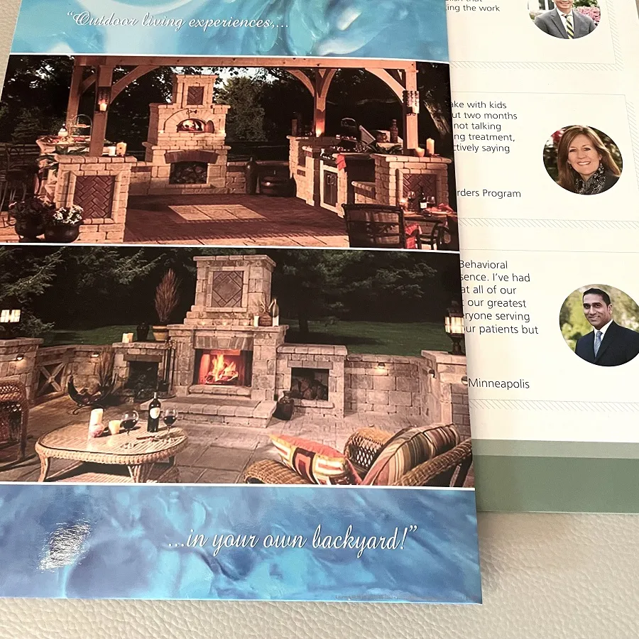 Two different Presentation Folders lying flat