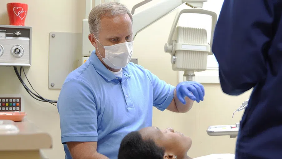Do General Dentistry and Cosmetic Dentistry Perform the Same Services?