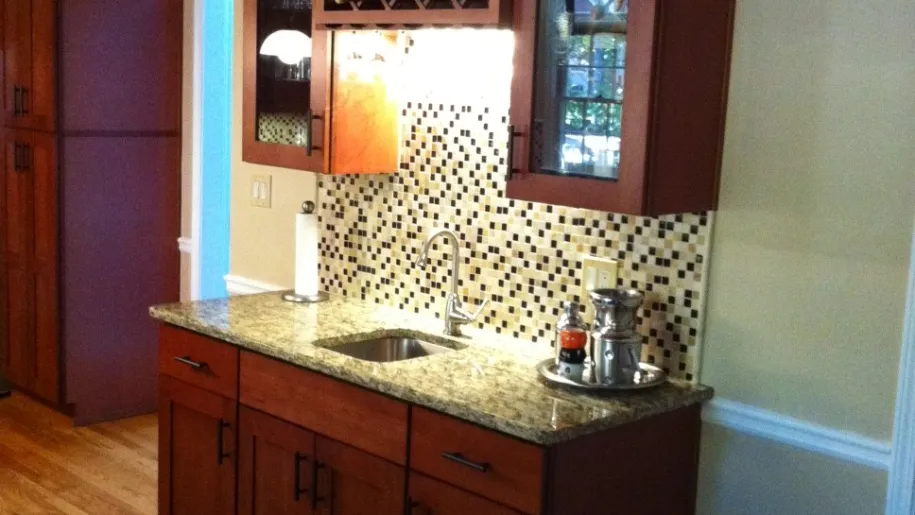 New Calhoun bar