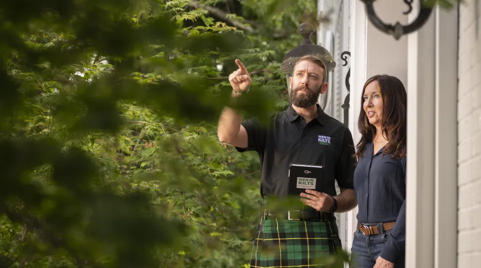Men in Kilts Kamloops helping plan ahead for holiday light installation in Canada