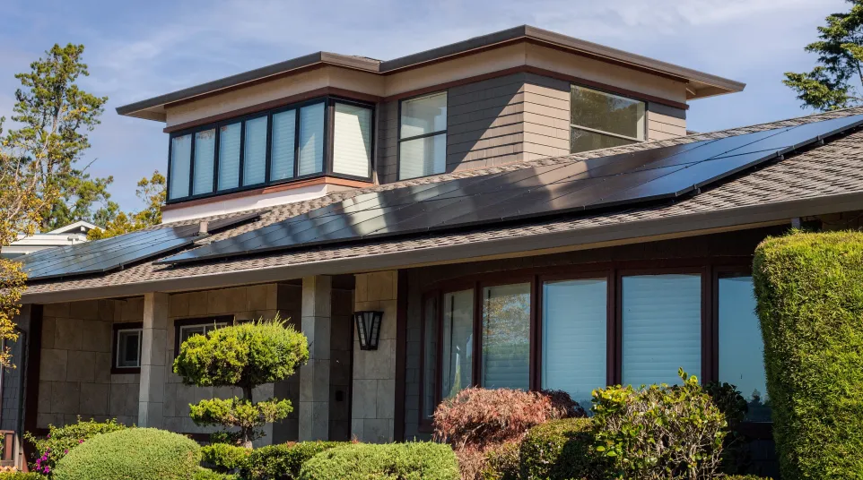 Modern house with solar panels in greenbrae, ca