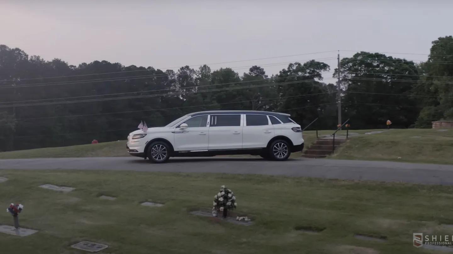 2023 MK Coach Legacy Limo