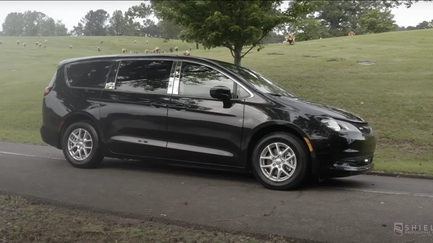 2023 Chrysler Voyager