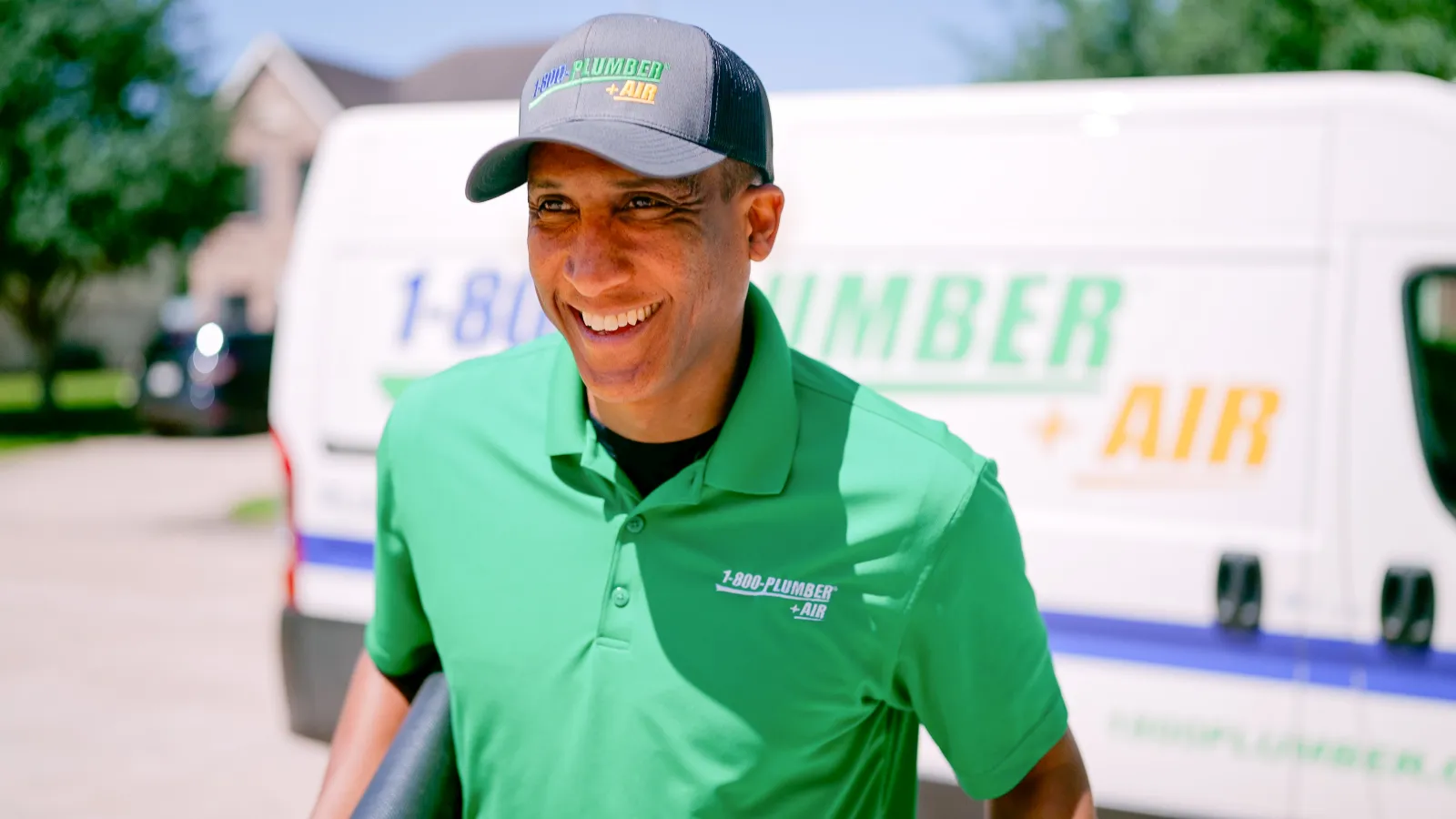 a 1-800-Plumber +Air og La Jolla hvac technician installs a heater