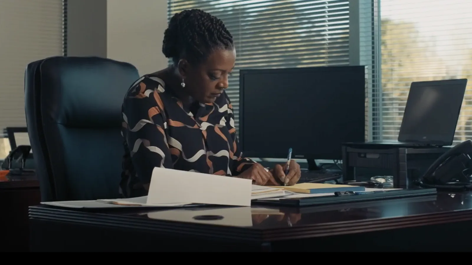 Divorce lawyer using law firm resources.