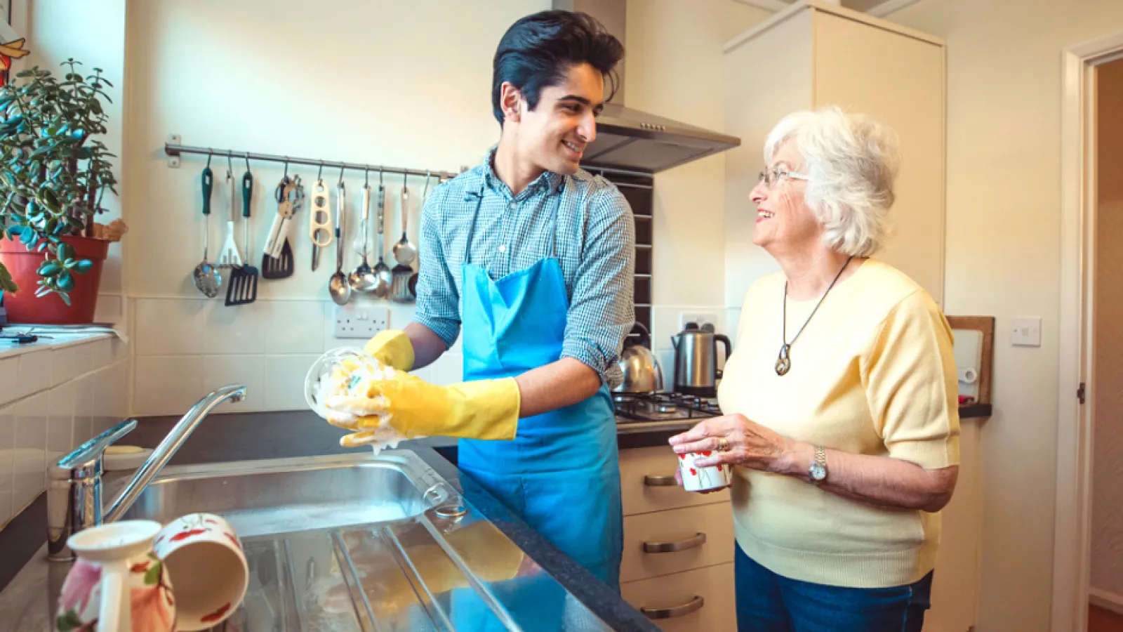 4 Ways Your Teen Can Bring In Extra Dough