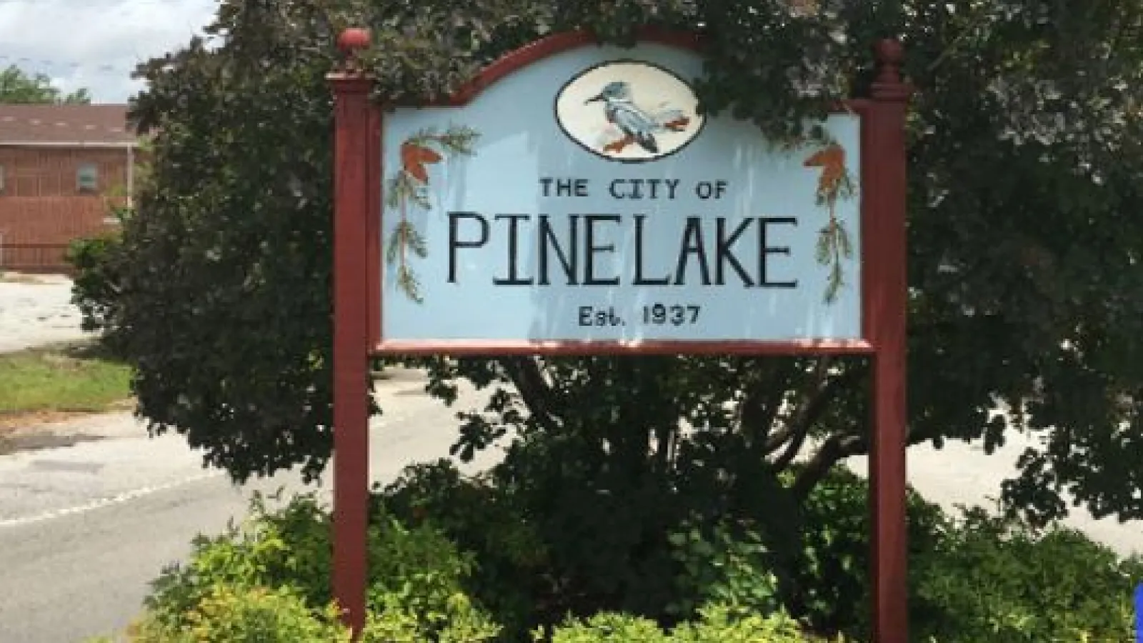 Pine Lake sign
