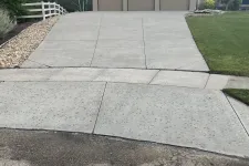 Thumbnail for a driveway leading to a house