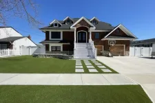 Thumbnail for a house with a driveway