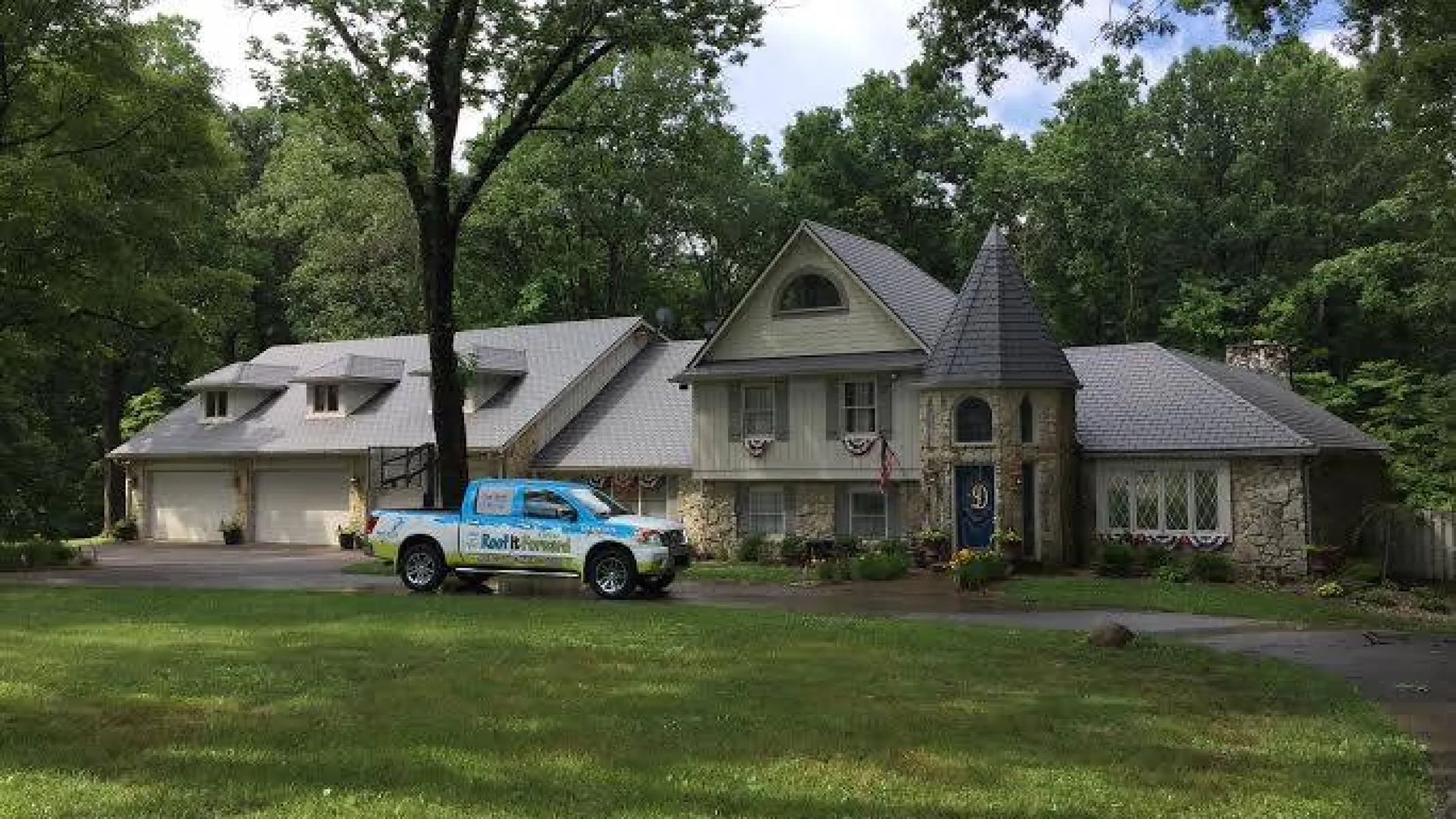 Your Trusted Local Roofing Contractor | ARAC - Roof It Forward