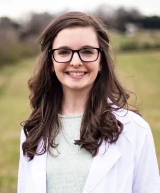 A portrait of Jessica Rop, FNP-C.