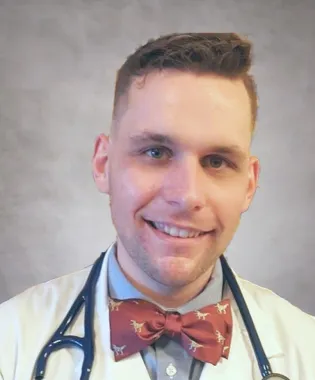 a man wearing a uniform.