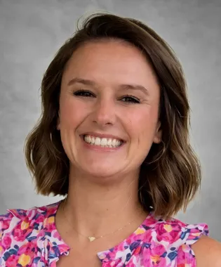 A portrait of Amanda Thore, FNP.