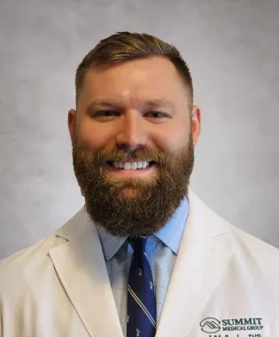 A portrait of Jordan McCroskey, FNP.