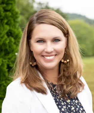 A portrait of Buffy Snow, FNP.