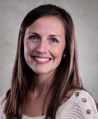 A portrait of Rachel Brown, FNP.