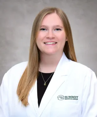 A portrait of Alli Bradley, DO.