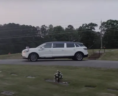 2023 MK Coach Legacy Limo
