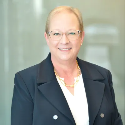 Laura Troy