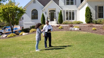 At home estimate with a Bardi technician.