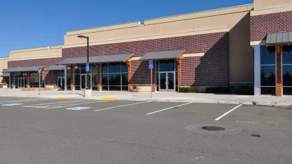 retail strip center, shopping center, parking lot inspection, Atlanta Residential and Commercial Inspections, Atlanta Property Inspections, Commercial Property Inspections, Atlanta  Commercial Property Inspector